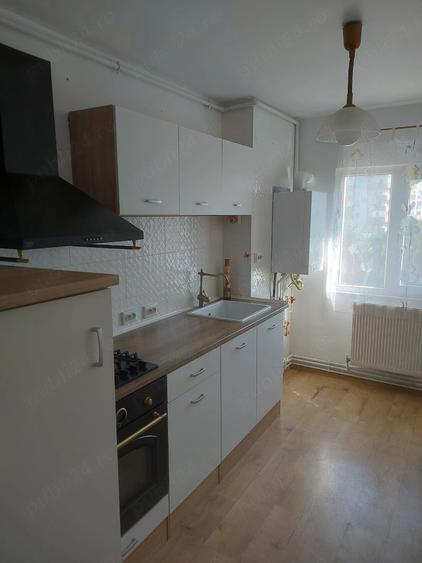 Apartament cu 3 camere decomandat în Gheorghe Doja