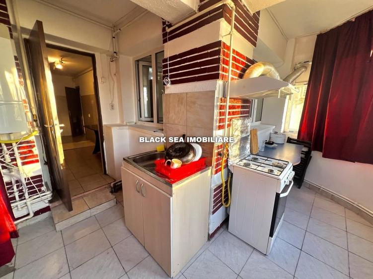 Apartament cu 3 camere, mobilat în Tomis Nord