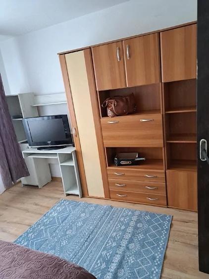 Garsonieră decomandată în Bartolomeu