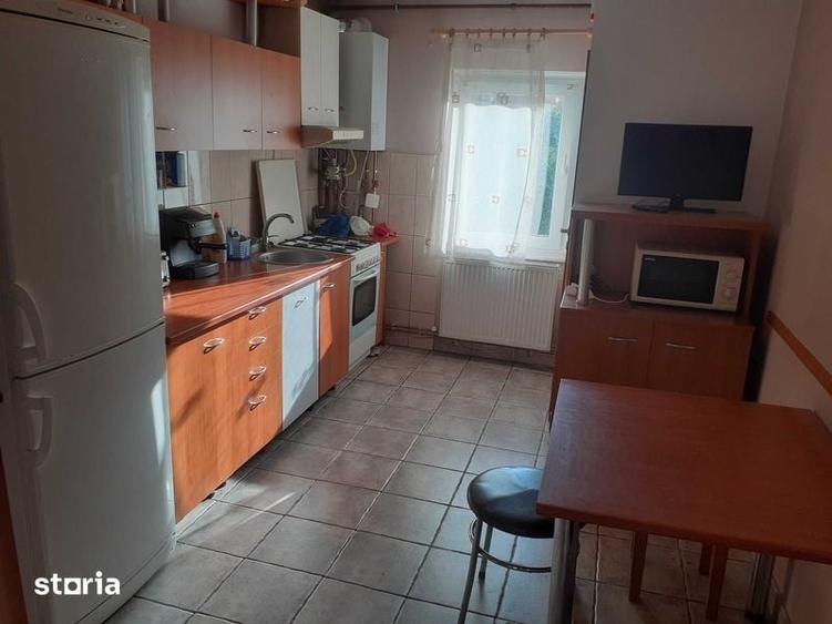 Apartament cu 3 camere decomandat în Zorilor