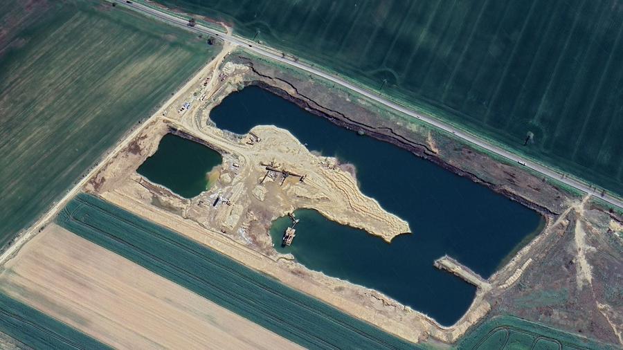 Teren agricol intravilan de 159200 mp, în Horia