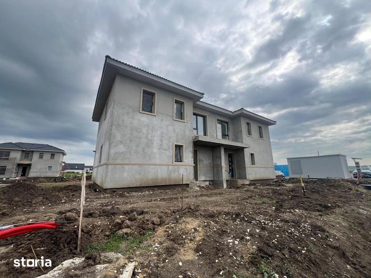 Casă cu 4 camere cu Teren 300 Mp în Șura Mică