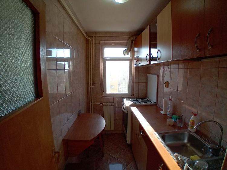 Apartament cu 2 camere semidecomandat în Progresul