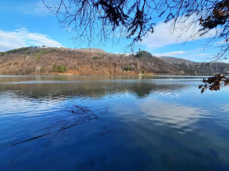 Casă cu 4 camere cu Garaj în Alexandru cel Bun
