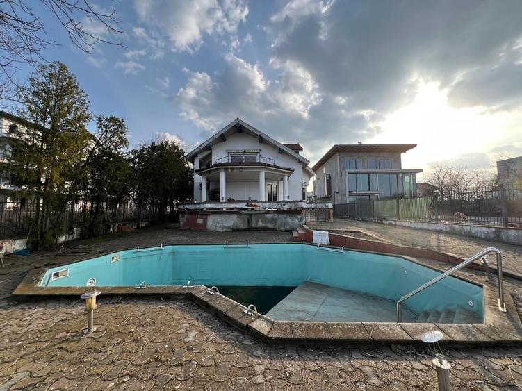 Casă individuală cu 5 camere cu Canalizare în Dămăroaia