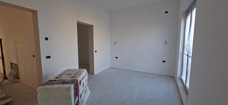 Duplex cu 4 camere cu Canalizare în Dumbrăvița