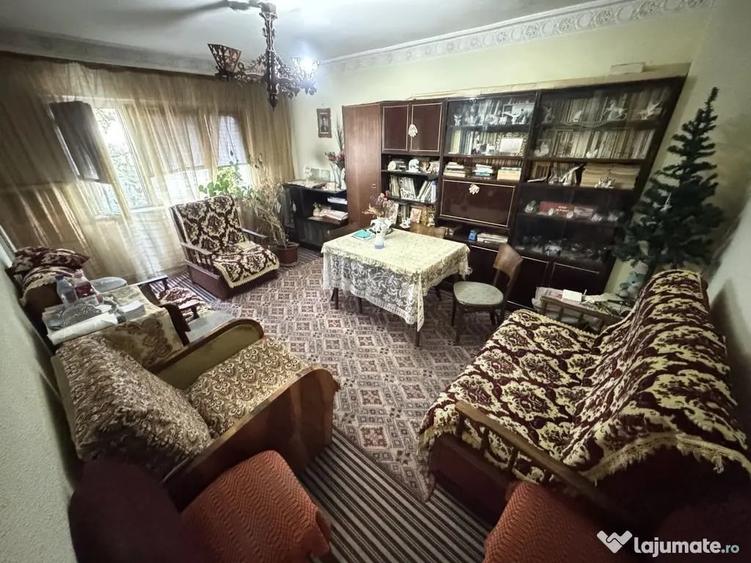 Apartament cu 3 camere decomandat în Inel I