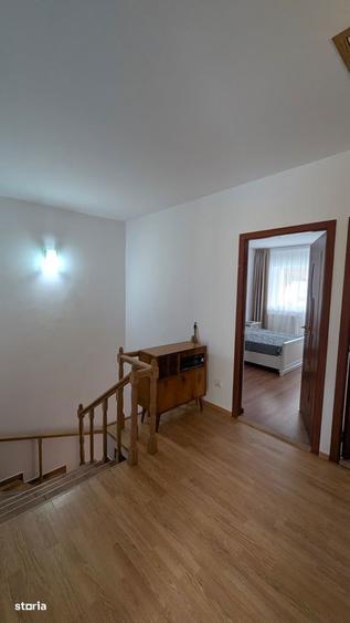 Casă cu 4 camere cu Canalizare în Șelimbăr
