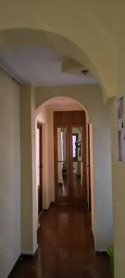 Casă cu 3 camere decomandat în Casa de Cultură