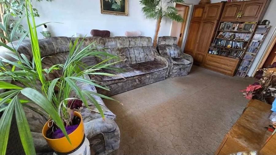 Apartament cu 4 camere semidecomandat în Militari