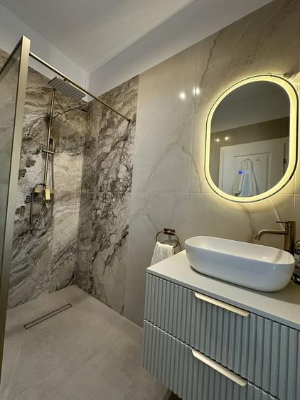 Duplex cu 4 camere cu Canalizare în Sud