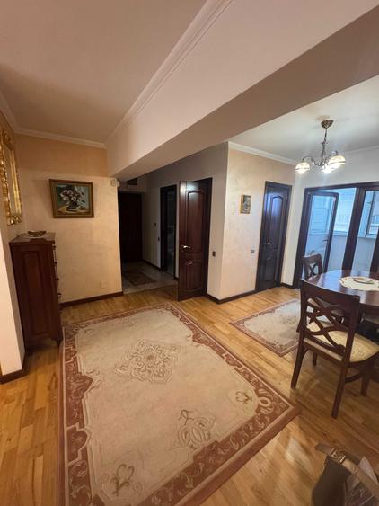 Apartament cu 4 camere decomandat în Liteni