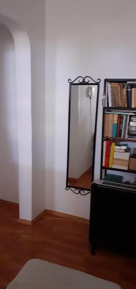 Apartament cu 2 camere semidecomandat în Intim