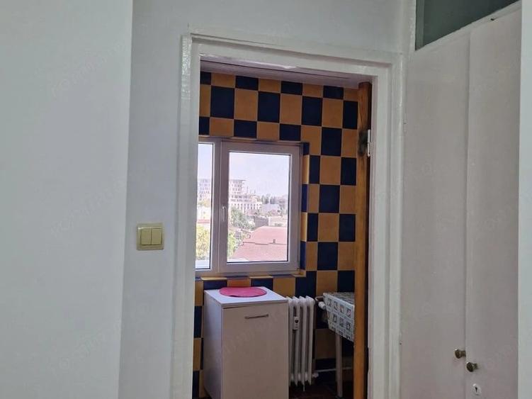 Garsonieră decomandată în Moșilor