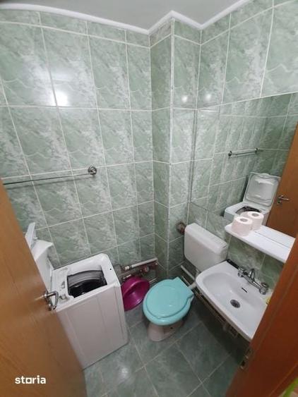 Apartament cu 3 camere decomandat în Tractorul