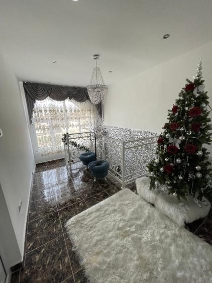 Casă individuală cu 5 camere cu Canalizare în Vânători