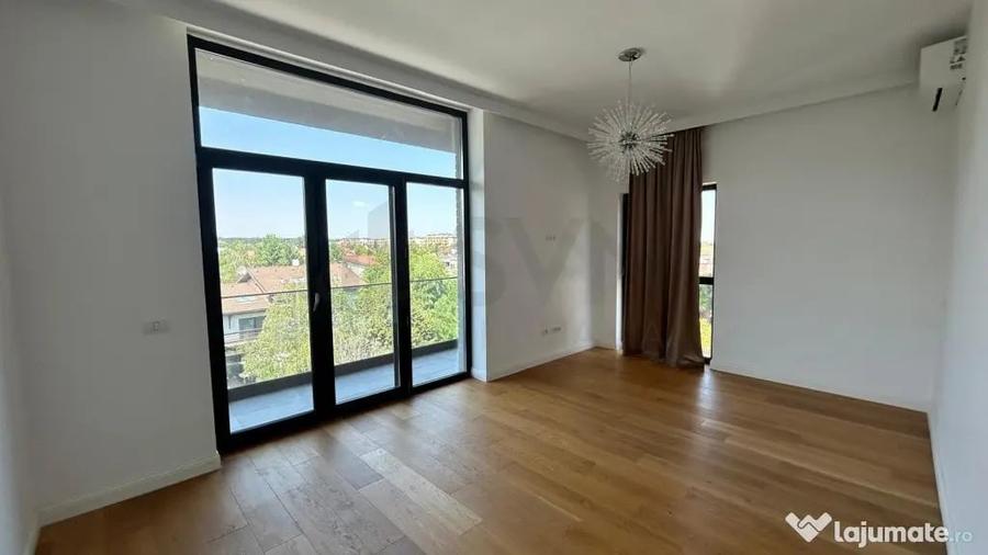Apartament cu 4 camere decomandat în Central