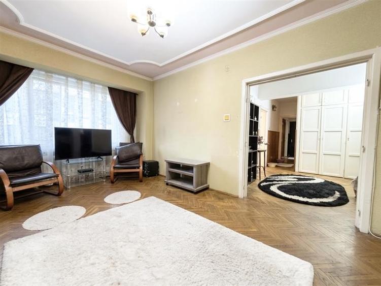 Apartament cu 3 camere decomandat în Ultracentral