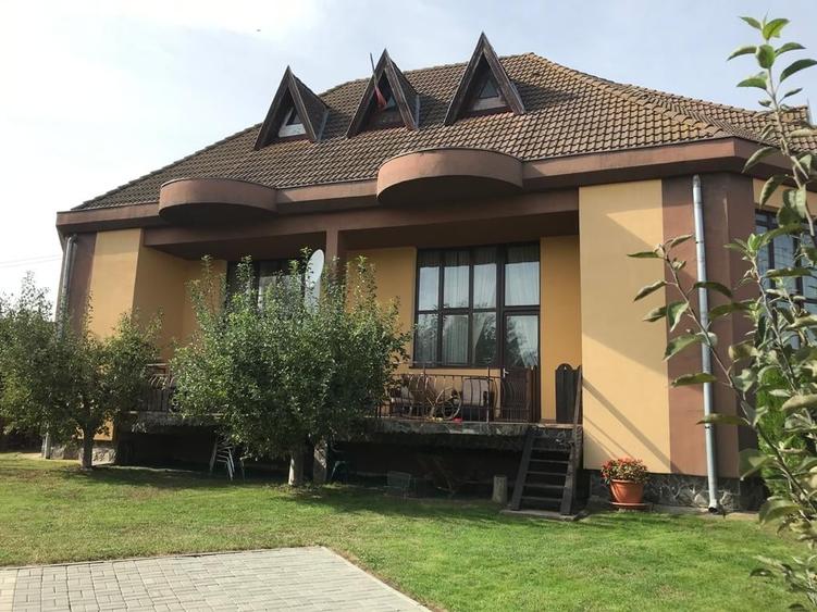 Casă cu 16 camere cu Canalizare în Bărdești