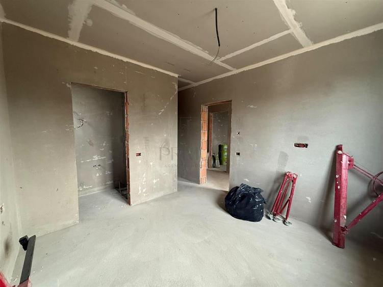 Duplex cu 3 camere cu Canalizare în Moșnița Nouă