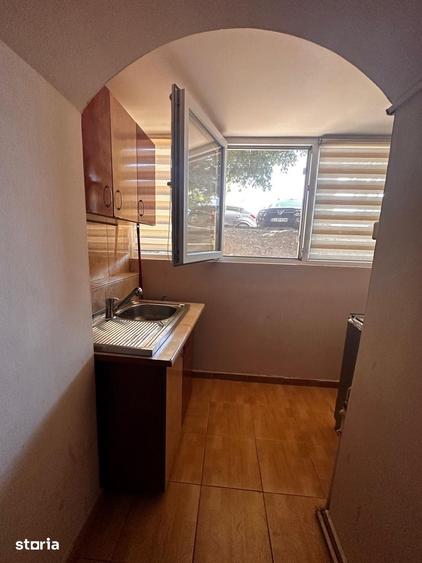 Apartament cu 2 camere semidecomandat în Calea București