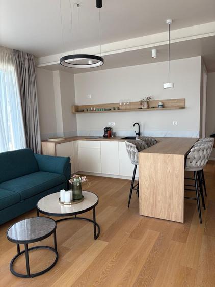Apartament cu 3 camere decomandat, mobilat în Olimp