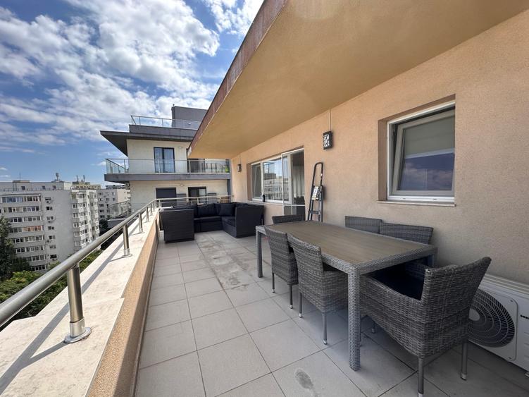 Apartament cu 3 camere semidecomandat în Dristor