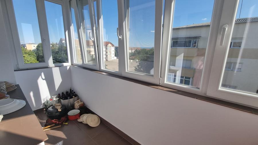 Apartament cu 2 camere decomandat în Micro 17