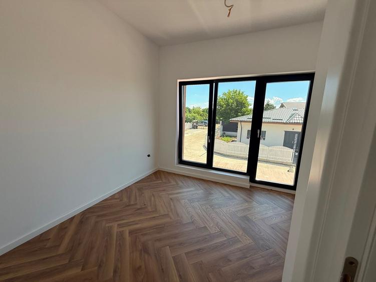 Casă cu 4 camere în Central