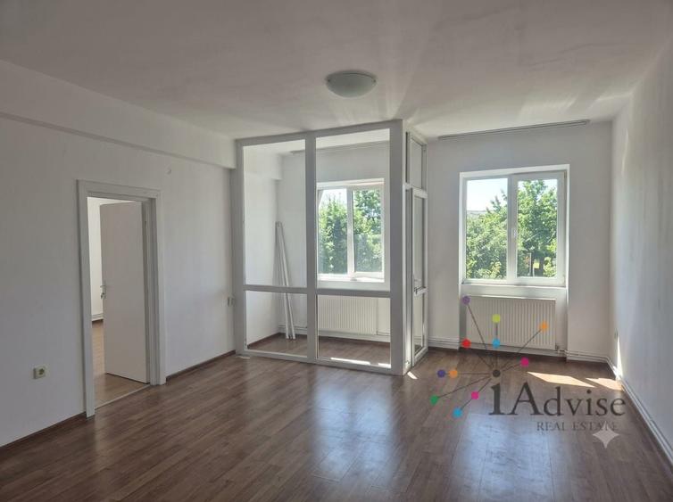 Apartament cu 2 camere decomandat, mobilat în Hărmanului