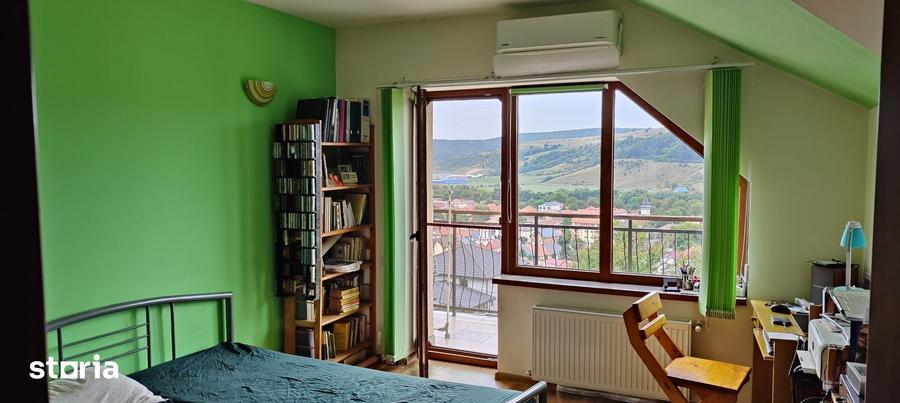 Casă cu 6 camere cu Teren 350 Mp în Baciu