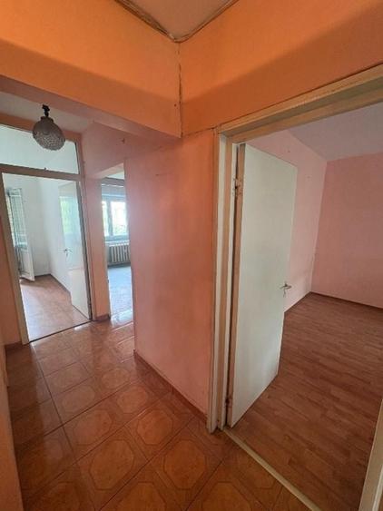 Apartament cu 3 camere decomandat în Dristor