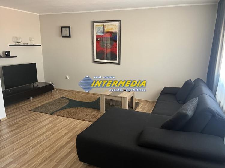 Apartament cu 2 camere decomandat, mobilat în Central