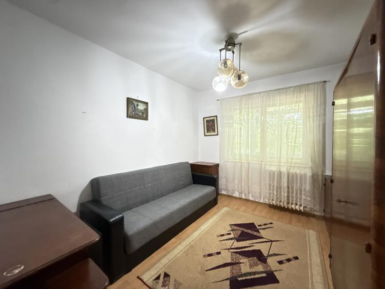 Apartament cu 3 camere decomandat în Giurgiului