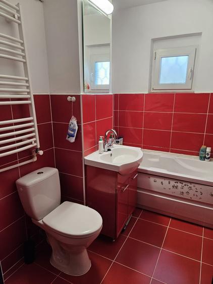 Apartament cu 2 camere decomandat în Trocadero