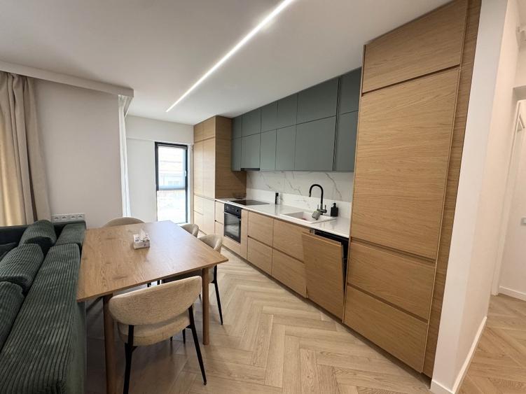 Apartament cu 2 camere semidecomandat, mobilat în Central