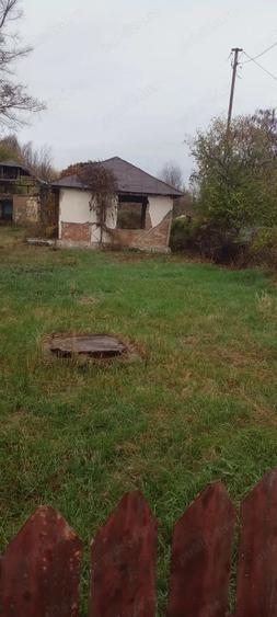 Teren de 2700 mp, în Dumbrăvești