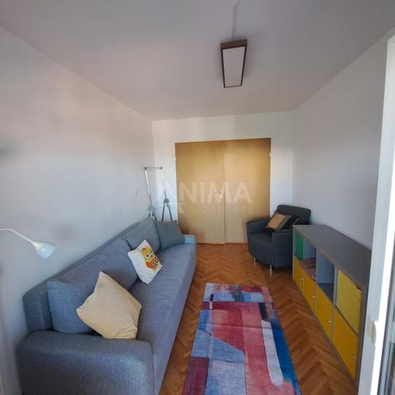 Apartament cu 3 camere decomandat, mobilat în Central