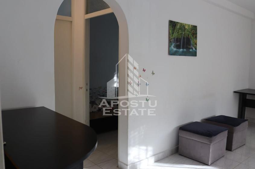 Apartament cu 3 camere decomandat, mobilat în Micălaca