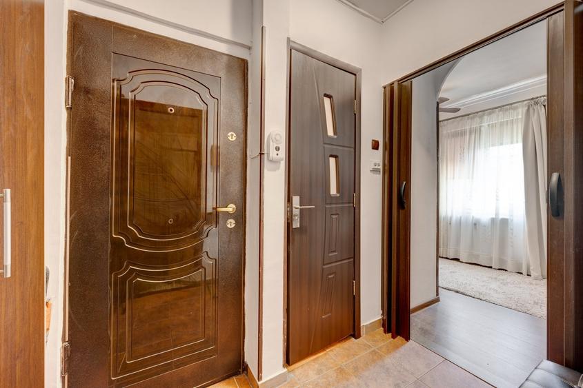 Apartament cu 2 camere decomandat, mobilat în Sebastian