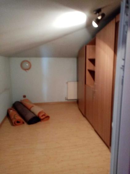 Casă cu 3 camere semidecomandat în Central