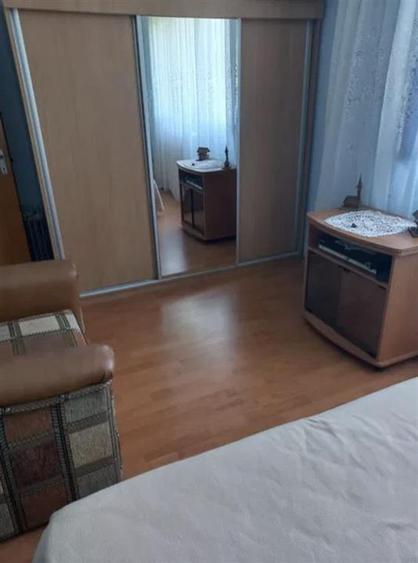 Apartament cu 3 camere semidecomandat, mobilat în Brâncoveanu