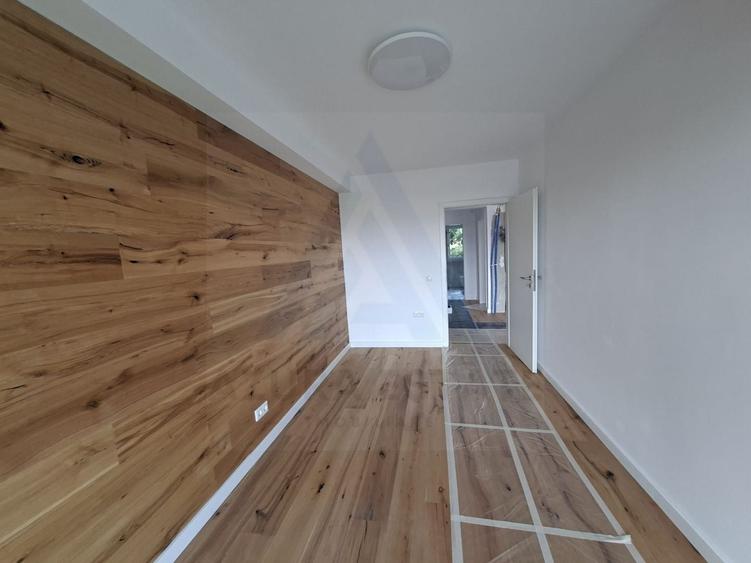 Apartament cu 3 camere decomandat în Cristian