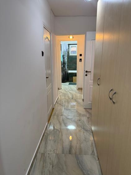 Apartament cu 4 camere decomandat în Brâncoveanu