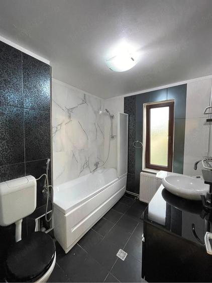 Apartament cu 3 camere decomandat în Dumbrăvița