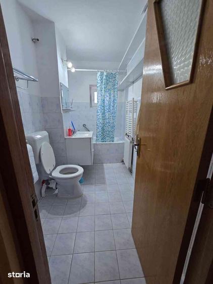 Apartament cu 3 camere în Micro 5