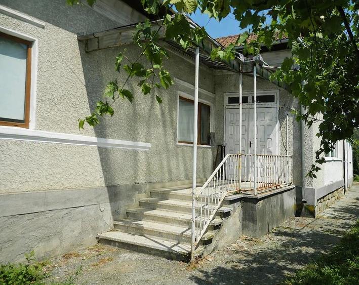 Casă cu 3 camere cu Teren 2071 Mp în Jiblea Veche