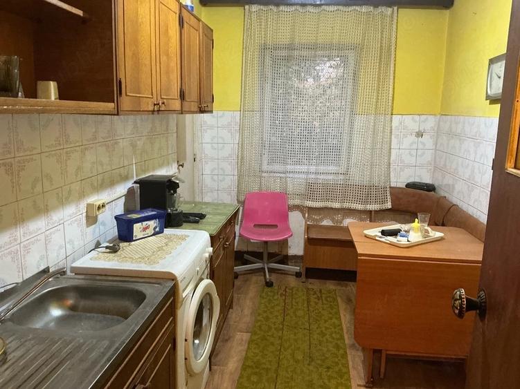 Apartament cu 3 camere decomandat, mobilat în Central