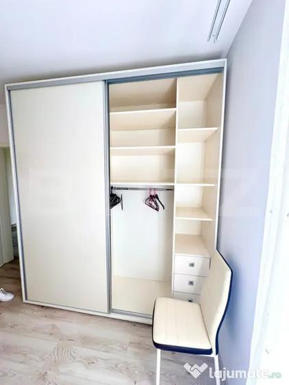 Apartament cu 2 camere decomandat în Tractorul