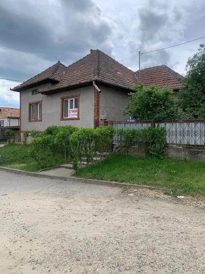 Casă cu Teren 450 Mp în Central